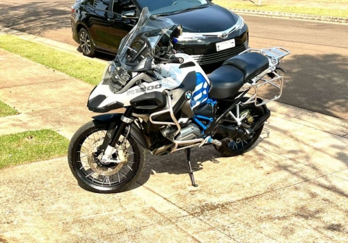 Bmw R Por R Piracicaba Sp Id Chaves Na M O