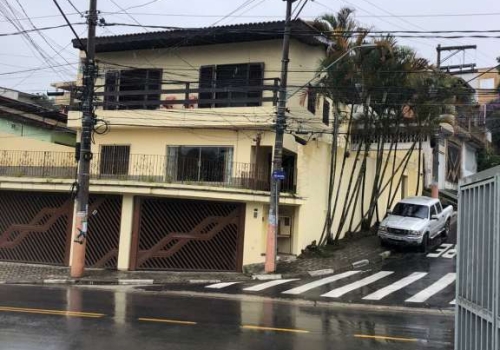 Casas à venda na Avenida João Ramalho em Mauá Chaves na Mão