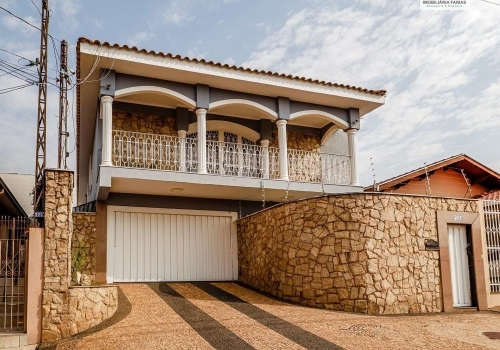 Casas piscina à venda no Jardim Monumento em Piracicaba Chaves na Mão