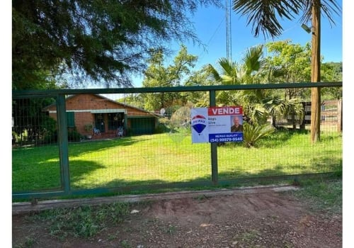 Chácaras à venda no Centro em Lagoa dos Três Cantos Chaves na Mão