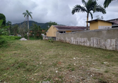 Terrenos direto o proprietário à venda no Centro em Matinhos