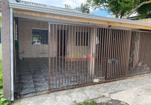 Casas em condomínio na Rua Professora Maria Nassar Schaustek em