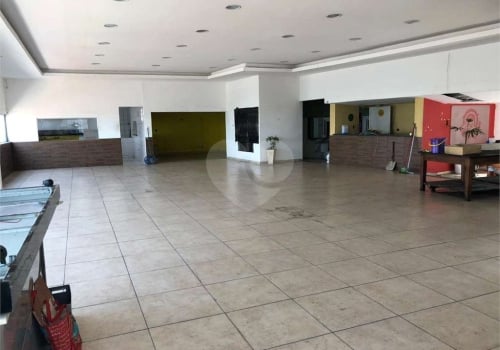 Casas Comerciais Venda Na Largo Da Matriz De Nossa Senhora Do Em