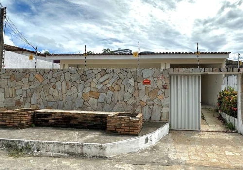 Casas quintal à venda na Rua Senador Ezechias Jerônimo da Rocha em