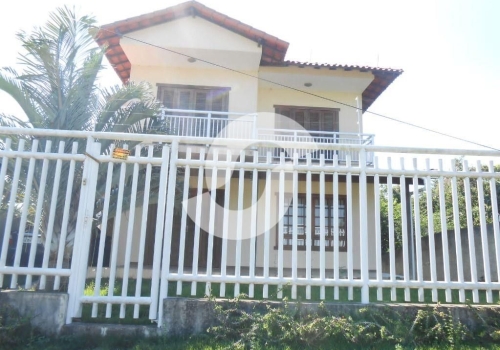 Casas piscina à venda na Rua Denise Rocco de Lima e Silva em Maricá