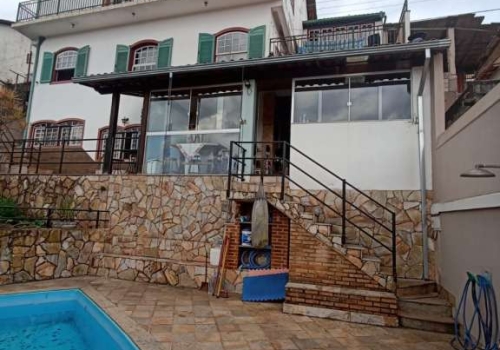 Casas piscina à venda em Ouro Preto MG Chaves na Mão