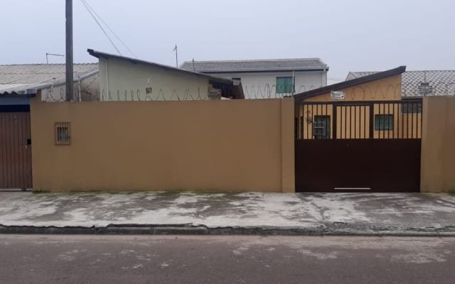 Casa Quartos Na Rua Professor Edmundo Jos Binder Cajuru