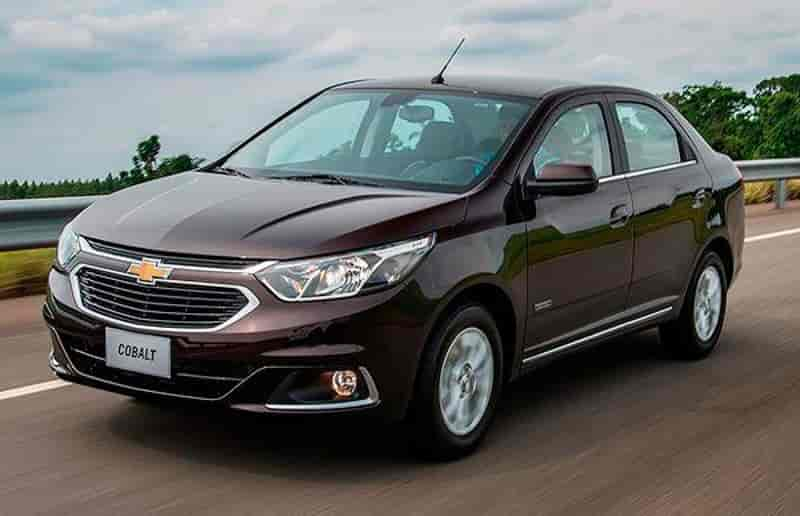 Chevrolet: Cobalt ou Prisma: quem sai na frente?