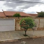 Belíssima casa com 3 dormitórios e piscina à venda, 140 m² por R$ 850.000 - Vila Casoni - Londrina/PR