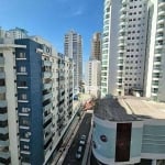 Apartamento com 01 Suíte mais 03 Dormitórios no Centro de Balneário Camboriú SC