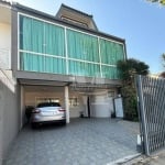 MARAVILHOSA CASA ALTO PADRÃO COM 210M2. ESQUINA C/ JOÃO DOETZER, SEMI-MOBILIADA. ESTUDA PERMUTA POR APARTAMENTO. PRÓX AO SHOPPING JARDIM DAS AMÉRICAS.