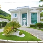 Casa na praia, Condomínio fechado, 5 suítes, Piscina, Churrasqueira, Costão do Pernambuco, Guarujá.