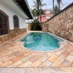 Casa isolada com piscina apenas 250 metros da praia!