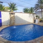 Casa com piscina, 04 dorms, pertinho da praia!!