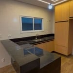 Linda Casa Reformada com 2 dorms e Lado Praia!! Financia!!