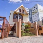 Casa com 4 dormitórios à venda, 290 m² por R$ 920.000,00 - Camaquã - Porto Alegre/RS