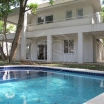 Casa de Condomínio à venda no Alto da Boa Vista com 4 suítes e piscina