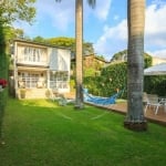 CASA COM PISCINA E JARDIM NO MIOLO DO ALTO DA BOA VISTA