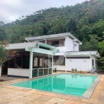 Casa com 4 suítes a 300m da praia à venda, 658 m² por R$ 4.999.000,00- Itacoatiara - Niterói/RJ