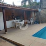 CASA COM PISCINA E CHURRASQUEIRA - 2 QUARTOS E 2 BANHEIROS - ARMÁRIOS PLANEJADOS COZINHA E BANHEIRO