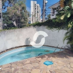 Casa de 2 andares em Icaraí, 3 dormitórios à venda, 160 m² por R$ 1.300.000