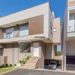 CASA EM CONDOMINIO FECHADO COM 4 QUARTOS, SENDO 2 SUITES, SEMI MOBILIADA E ATICO