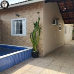 Casa com piscina à venda, bairro Jardim Bopiranga, Itanhaém, São Paulo, com 3 dormitórios, sendo 1 suíte, sala, cozinha estilo americana, 1 banheiro social, área de serviço, churrasqueira, 4 vagas de 