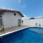 Casa nova de esquina com piscina e 3 quartos a venda Itanhaém, São Paulo, bairro São Fernando na região do Bopiranga, sendo 1 dos quartos suíte,