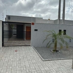 Casa nova em ITANHAÉM, no Bairro Jardim Magalhães, na região do Nova Itanhaém. Com 2 quartos, sendo 1 suíte, em um terreno de 152m²