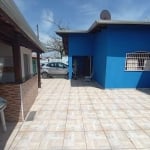 Oportunidade única: Casa à venda em Itanhaém-SP, no Jardim Suarão, com 3 quartos, suíte e 4 vagas de garagem!