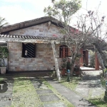 Casa  03 suítes e com piscina a 500 metros da praia no bairro Cibratel II em Itanhaém.