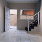 Sobrado com 2 dormitórios à venda, 58 m² por R$ 320.000,00 - Maracanã - Praia Grande/SP