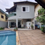 Sobrado com 3 dormitórios à venda, 200 m² por R$ 2.000.000,00 - Canto do Forte - Praia Grande/SP