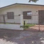 Casa à venda no Jardim Piza em Londrina. Casa com 2 dormitórios, banheiro, sala. cozinha, 3 vagas de garagem, amplo quintal nos fundos, 1 quarto rever