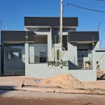 Casa à venda no Jardim Oscavo Santos em Londrina. Casa com pé direito alto, lavanderia e área gourmet coberta, lavabo na área gourmet.