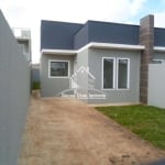 Casa com 03 Quartos (01 Suíte) - Amplo Espaço de Terreno.