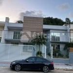 Sobrado alto padrão no bairro ressacada  extremamente bem localizado próximo