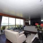 Apartamento com Vista Praia do Flamengo à venda com 4 Vagas, 3 Banheiros e 200m².