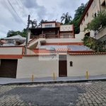 Casa para venda em Santa Rosa, Niterói-RJ: 3 quartos, 1 suíte, 1 sala, 2 banheiros, 1 vaga, 125m²!