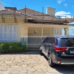 Casa 3 dormitórios à venda no Bairro Santa Maria Goretti com 240 m² de área privativa - 4 vagas de garagem