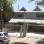 Casa 4 dormitórios à venda no Bairro Jardim Planalto com 237 m² de área privativa - 4 vagas de garagem