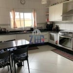 Sobrado à venda em Valinhos, Santa Cruz, com 5 quartos, com 268.44 m², Condomínio Le Village