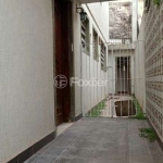 Casa com 2 quartos à venda na Rua Brigadeiro Araújo, 92, Vila São Vicente, São Paulo