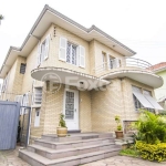 Casa comercial com 2 salas à venda na Rua General Gomes Carneiro, 258, Medianeira, Porto Alegre