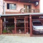 Casa comercial com 2 salas à venda na Rua Recife, 81, Azenha, Porto Alegre