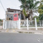 Casa com 3 quartos à venda na Avenida Luiz Moschetti, 425, Vila João Pessoa, Porto Alegre