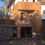 Casa com 2 quartos à venda na Rua Comendador José Júlio de Mello, 161, Teresópolis, Porto Alegre