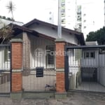 Casa com 3 quartos à venda na Rua Artigas, 191, Petrópolis, Porto Alegre