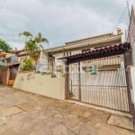 Casa com 5 quartos à venda na Avenida Nonoai, 1686, Nonoai, Porto Alegre