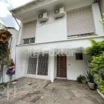 Casa com 3 quartos à venda na Rua Miguel Tostes, 736, Rio Branco, Porto Alegre